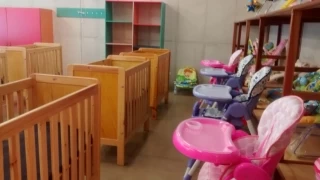 La dotación que vale alrededor de 980 millones de pesos, se hace un convenio por alrededor 400 millones de pesos para la parte de servicios generales y vigilancia.
